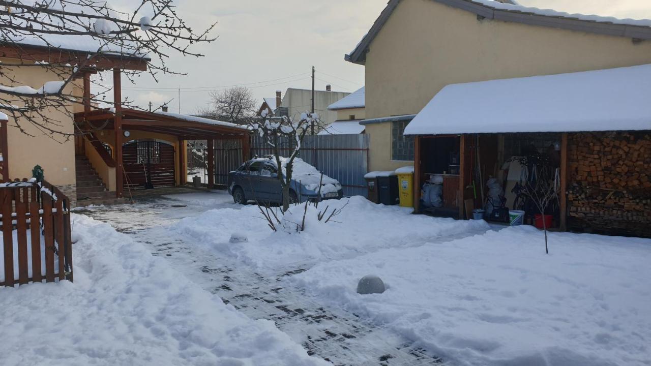 Nikas Apartment Hermannstadt Exterior foto